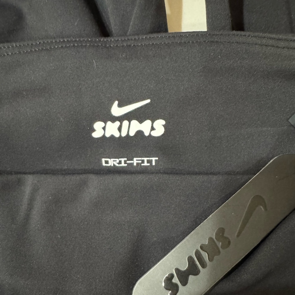 NWT - Nike Skims Dri-Fit Leggings - Small - Obsidian (Black) - Picture 6 of 10